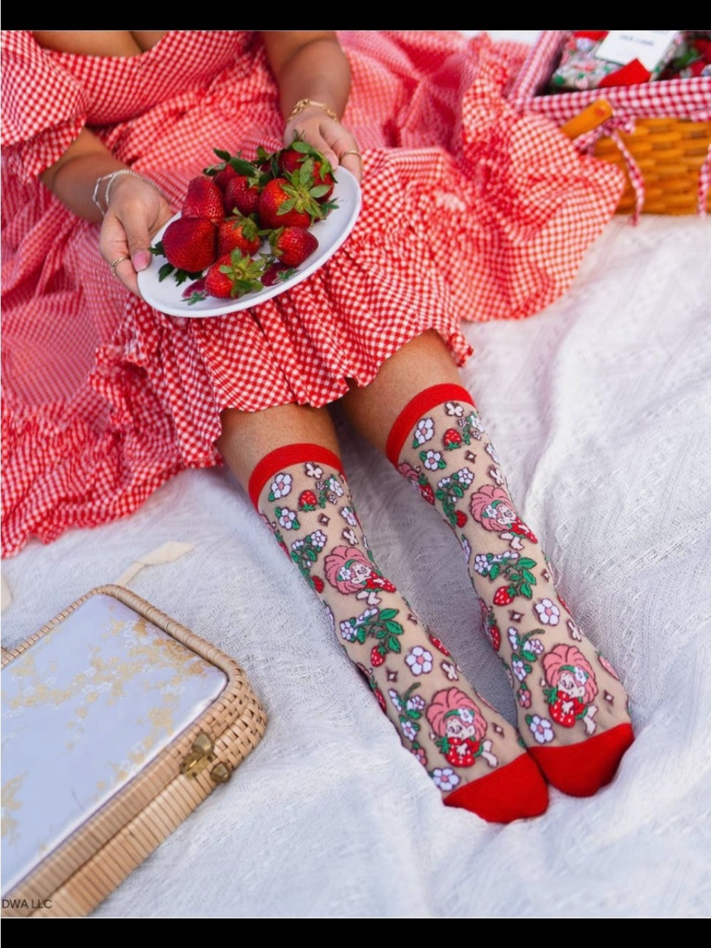 The Good Luck Trolls Berry Lucky Shimmer Sheer crew Sock. - Picture 1 of 10